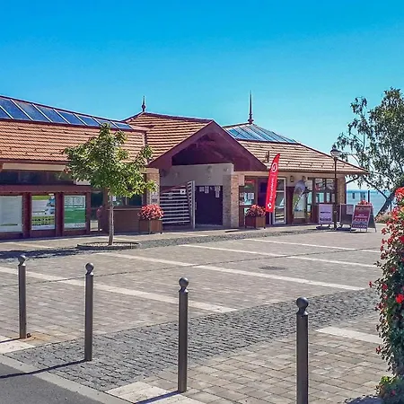 Three-bedroom Holiday In 度假居 Balatongyörök