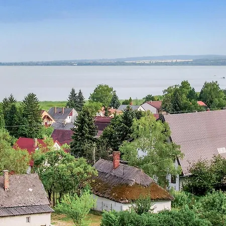 Three-bedroom Holiday In * Balatongyörök